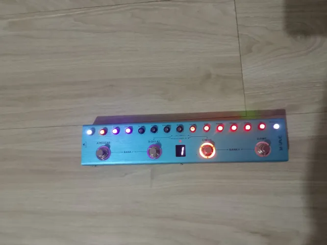 Pedaleira multi-efeitos tank g 