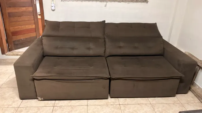 Sofá Retrátil 2.5m com avarias - Aberto a negociação