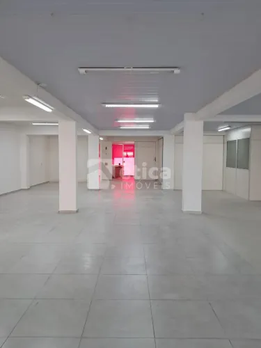 Prédio Comercial com 300 m2 estilo loja, em rua de muito fluxo, Cordeiros Itajaí