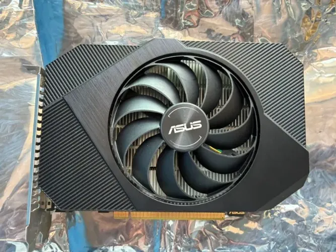 Placa de video GTX 1650 4gb Asus