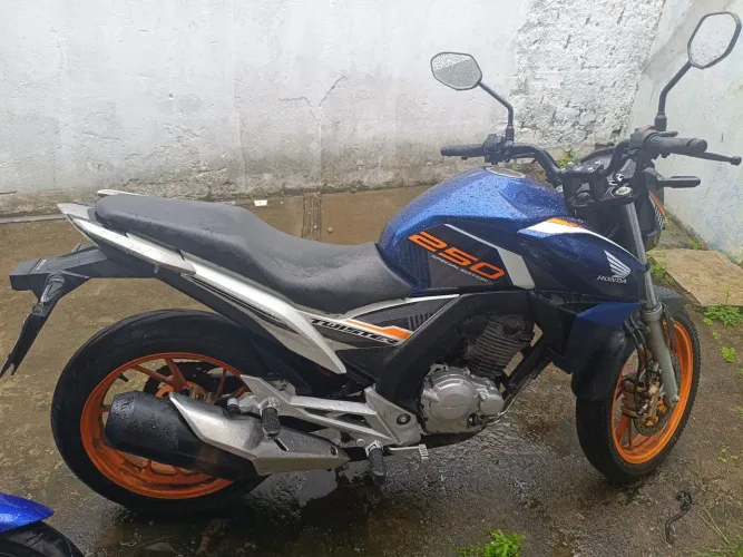 CB TWISTER SESSÃO ESPECIAL 
