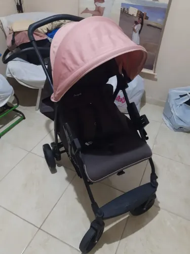 Carrinho de Bebê Burigotto com Capota Retrátil - Excelente Estado
