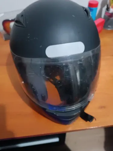 Capacete de Moto Tamanho 60 - Com Marcas de Uso (Bom Estado)