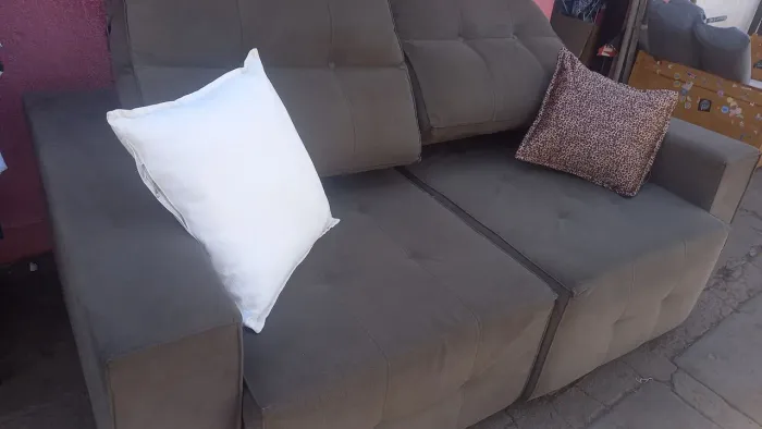 Sofá retrátil sued 2.05 cm 700..00 não entrego *