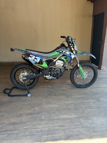 Kawasaki KLX 300 R (sem uso)