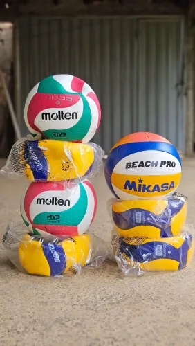 7 Bolas de vôlei oficiais