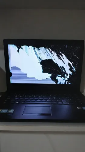 Vendo notebook lenovo G400s com Display Quebrado