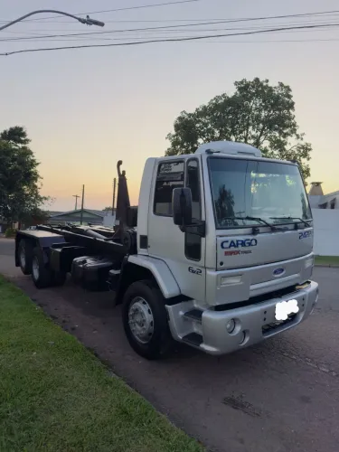 Ford cargo 2422 Rollon off