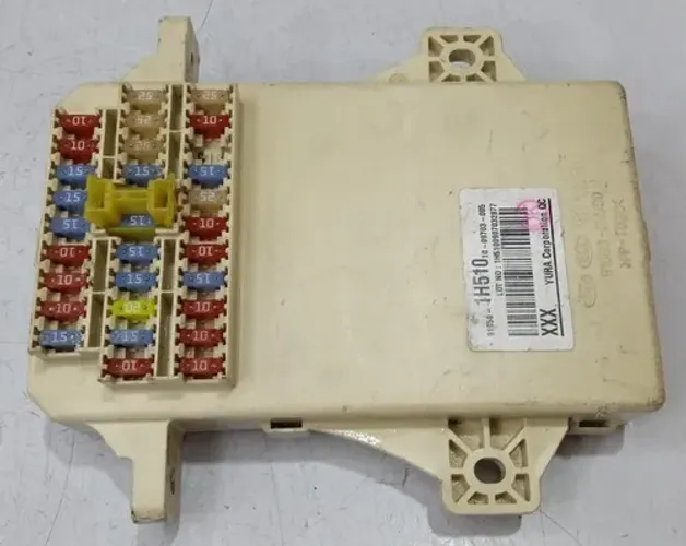Caixa De Fusíveis Hyundai I30 2.0 2008 - 2012 / 919501h510