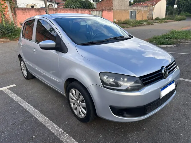 Volkswagen Fox 1.0 MI Total Flex 8V 5P 2010