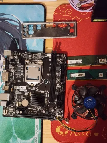Kit Intel i3 7100, H110m, 8GB DDR4 + SSD 128GB