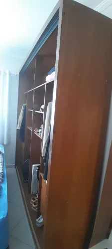 *Vendo Guarda Roupas
