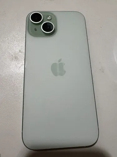 iPhone 15 Verde - 128GB - Seminovo - R$ 2.900,00