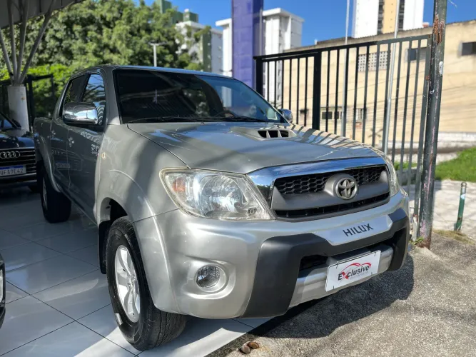 Toyota Hilux CD SRV D4-d 4X4 3.0 TDI Diesel AUT 2011