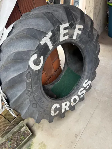 Pneu para Cross Fit mais apoio fixador articulado