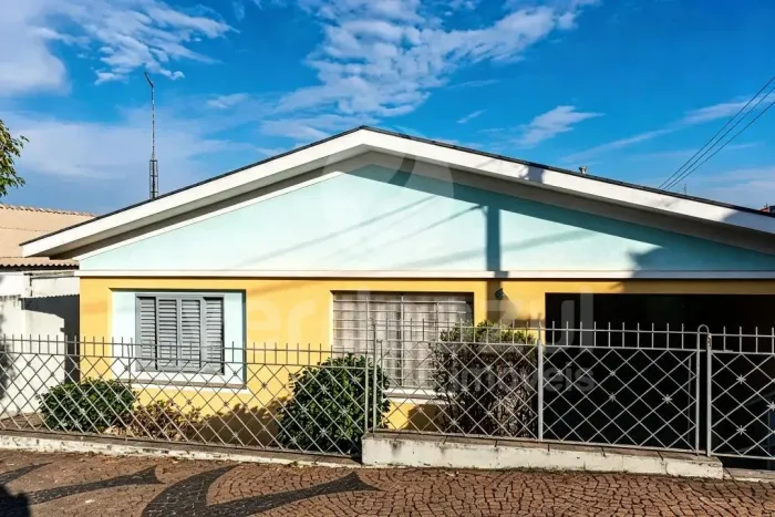 Casa 500m² com edícula, são 5 quartos ao todo no Jd. Novo Campos Elíseos em Campinas-SP.