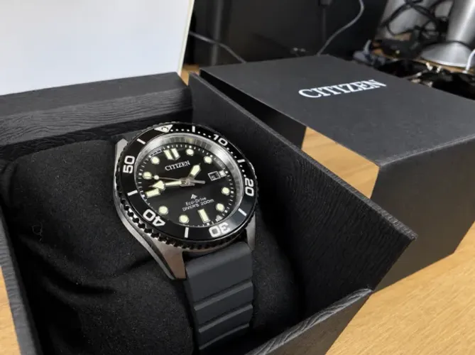 Relógio Citizen Promaster Marine 200m Preto (Eco-Drive 1 ano)