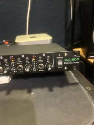 Power Play 8 vias Mackie 