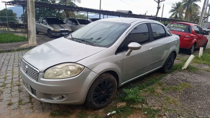Fiat Linea LX 1.9/ 1.8 Flex 16V Dualogic 4P 2010