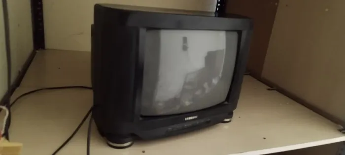 Tvs 14 polegadas de tubo