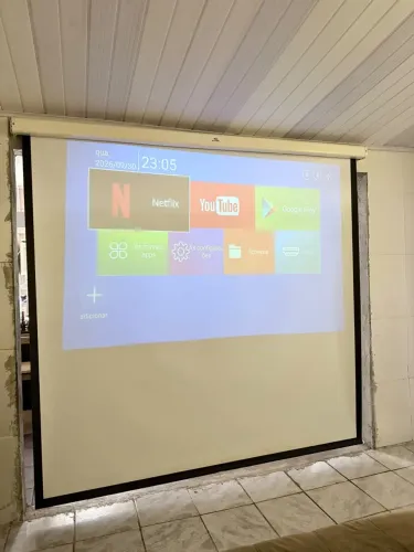 Projetor + telão + Fire stick