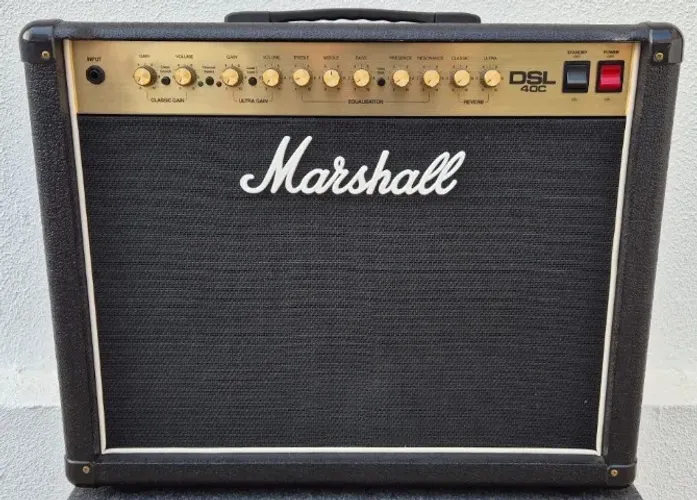 Amplificador COMBO Marshall DSL 40C valvulado