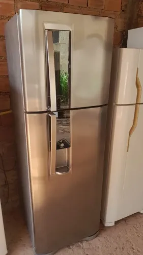 Refrigerador frost inox Eletrolux 