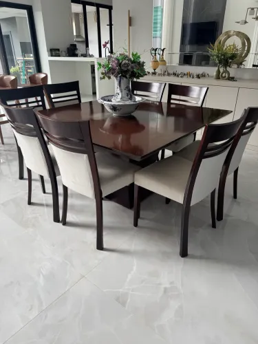 Cadeiras e mesa