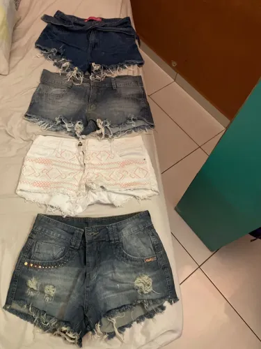Shortinhos jeans 4 peças ?