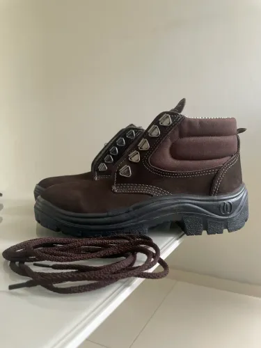 Botina de Segurança (Nova)- CA 29077 - Tamanho: 35 - Bota Unissex
