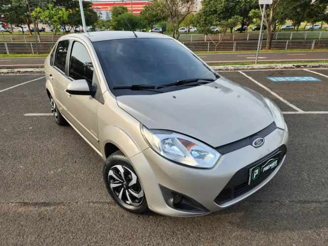 Ford Fiesta Sedan SE 1.6 16V Flex 4P 2012