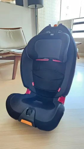 Cadeirinha Chicco Grow Up 123 em ótimo estado de 9 a 36kg