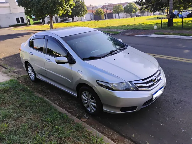 Honda City Sedan LX 1.5 Flex 16V 4P Mec. 2013