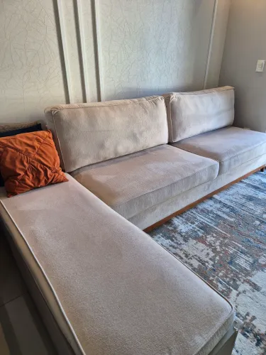 Sofá, acompanha chaise baú 