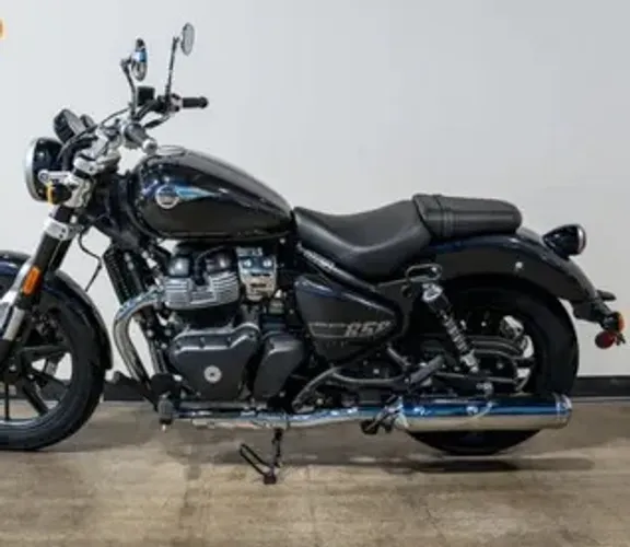 Royal Enfield Super Meteor 650 - A Clássica Cruiser para a Estrada 