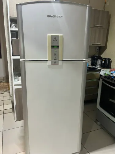 Geladeira Brastemp funcionando perfeitamente