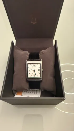 Relógio Bulova modelo clássico