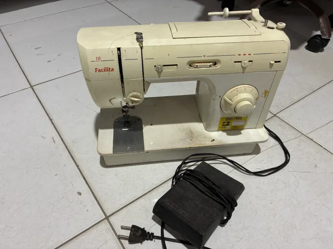 Máquina de costura Singer Facilita
