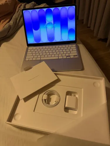 MacBook Neo prateado 256GB