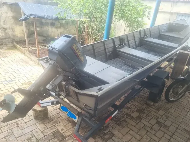 Canoa bico fino borda alta