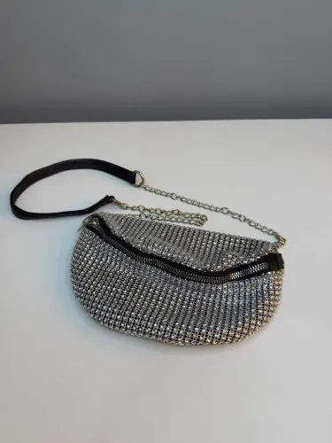 Bolsa Pochete em Strass