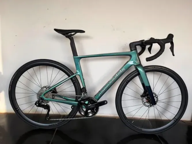 Cannondale SuperSix EVO - Tamanho 51 | Shimano 105 Di2 12v | HollowGram 35 Carbon