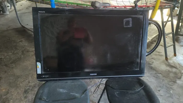 Tv para retirada de peças