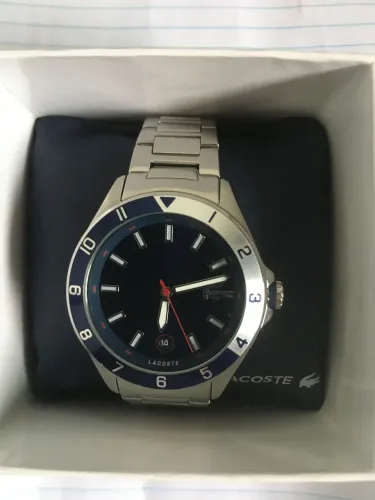 Vendo relógio Lacoste original novo na caixa.