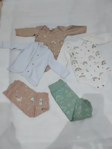 Body de Manga Cumprida - Casaco e Calça Cmprida Bebê Semi Novo.