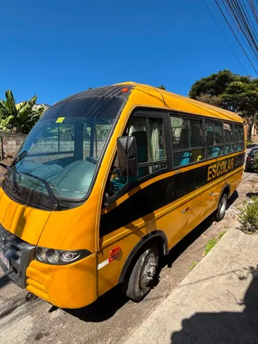 Vendo ou troco micro ônibus Volare v8, 4X4, 2013/2013
