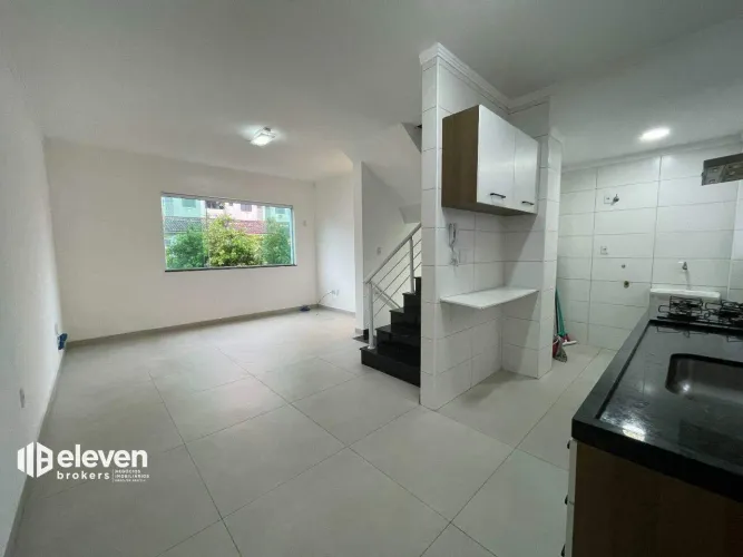 Linda Casa em Village à Venda 115 m2 2 suítes Campo Grande, Santos