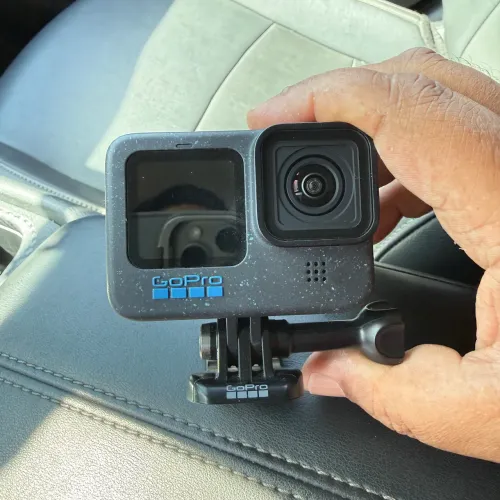 Go Pro HERO 12 BLACK com carregador e 3 baterias sem nenhum detalhe