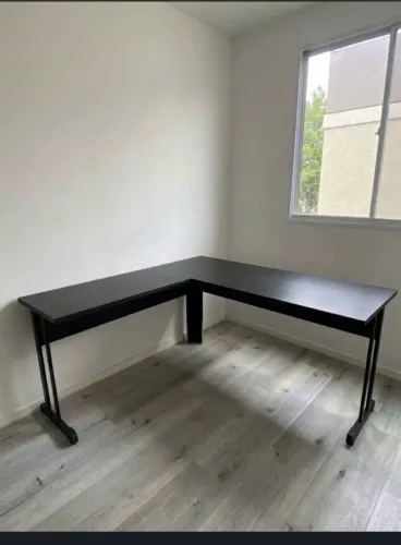 Mesa em L