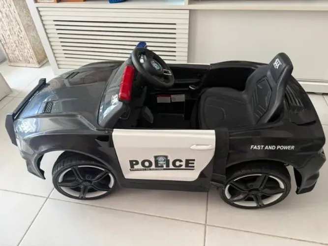Dois Carro Elétrico ImportWay 12v Policial BW237PT